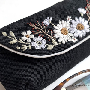 Bolsa de lino bordada a mano con bordado Mochila de lino de diferentes colores 100% Lino lavado suave OEM Hecho en Vietnam - Product Image 3