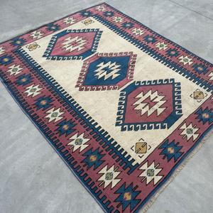 Alfombra Turca Vintage de Lana Roja, 4.8x6 pies (146x182 cm) - Product Image 2