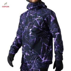 เสื้อแจ็คเก็ตซอฟต์เชลล์ผู้ชายกันลมกันน้ำ-เป็นมิตรกับสิ่งแวดล้อม ระบายอากาศ น้ำหนักเบา สำหรับฤดูหนาว กิจกรรมกลางแจ้ง พร้อมโลโก้ด้านหน้า - Product Image 3