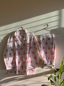 Hermoso traje de noche de algodón Floral rosa para mujer conjunto de Pijama largo con cuello en V suave transpirable Casual Sexy conjunto de ropa de dormir de talla grande - Product Image 3