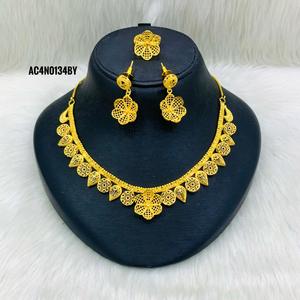 สร้อยคอผู้หญิง ชุดสร้อยคอดีไซเนอร์ ชุดเครื่องประดับแฟชั่นชุบทอง ทุกประเภท ดีไซน์ เครื่องประดับหนึ่งกรัม - Product Image 1