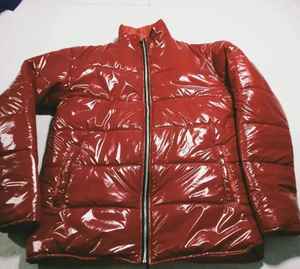 Blouson matelassé vintage en laine personnalisable avec logo brodé, capuche et motif patchwork 3D, service ODM/OEM disponible, taille XS pour l'hiver - Product Image 3