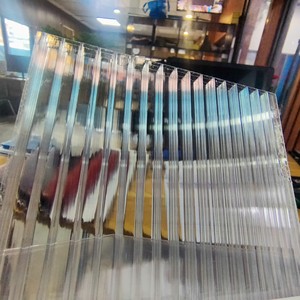 Hoja de policarbonato de doble pared Diseño inastillable Resistencia a la intemperie Características ecológicas para carcasas de techo de patio de cochera - Product Image 3