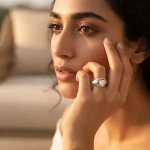 Anillo de Compromiso de Diamantes con Corazón de Plata para Mujer - Product Image 3