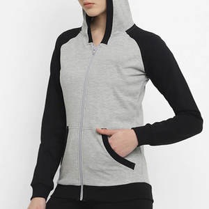 Vente d'usine de survêtement à logo personnalisé de haute qualité pour femmes, ensemble à capuche respirant et décontracté pour l'hiver - Product Image 6