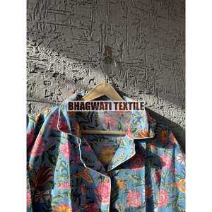 ชุดนอนผู้หญิงผ้าฝ้ายพิมพ์ลายดอกไม้, ชุดนอนผ้าฝ้ายเนื้อนุ่มใส่สบายเหมาะสำหรับใส่ในฤดูร้อน - Product Image 2