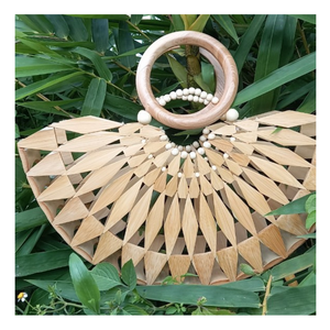 Bolsa de bambú Premium elaborada con 100% bolsa de bambú fresco Material natural Bolso elegante de alta calidad Ideal para la playa y las vacaciones - Product Image 1