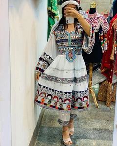 Femmes faites à la main afghanes soie velours Charma Dozi Kuchi robe nouvelle fête indienne et pakistanaise et tenue quotidienne en gros disponible - Product Image 6