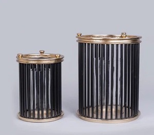 Bougeoir rond noir et doré fabriqué à la main parfait pour un décor élégant de chambre à coucher et de salle à manger - Product Image 6