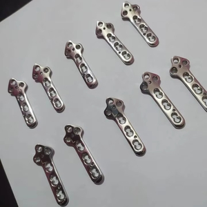 Ensemble de 10 implants orthopédiques vétérinaires approuvés CE, plaques de verrouillage TPLO en acier inoxydable, manuel, 2,4 mm - Product Image 1