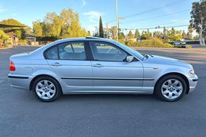 BMW 325-i Sedán 2002 - Product Image 3