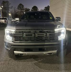 Ford Ranger Raptor SuperCrew 2024, 4x4, Automático, Volante a la Izquierda, Asientos de Cuero Oscuro, Neumáticos R19, Techo Solar - Product Image 1