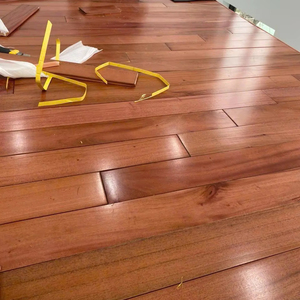 Paneles de suelo de madera de caoba de lujo, diseño tradicional para aplicaciones de muebles y diseño de interiores modernos - Product Image 1
