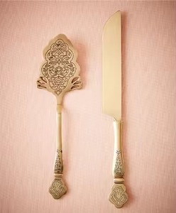 Brass <b>cake</b> <b>server</b> set simple gold-plated blade with detailed laurel leaf motif handle - Product Image 2