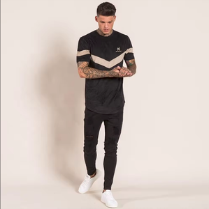Camiseta de Hombre de Tela de Gamuza Negra con Panel Beige en el Pecho y Mangas, Dobladillo Curvo, Antiarrugas, Transpirable, Informal - Product Image 3