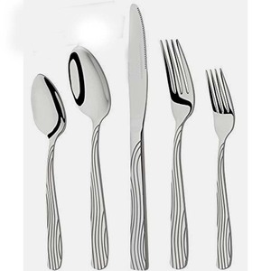Ensemble de cuillères, fourchettes et couteaux en acier inoxydable plaqué argent, élégant manche martelé occidental de qualité garantie - Product Image 6