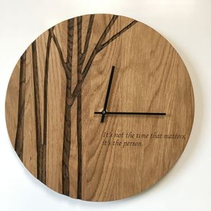 นาฬิกาแขวนผนังไม้แบบมินิมอลสั่งทำของขวัญแกะสลักทรงกลมทันสมัยของขวัญวันครบรอบวันแต่งงานของขวัญแกะสลักศิลปะ - Product Image 6