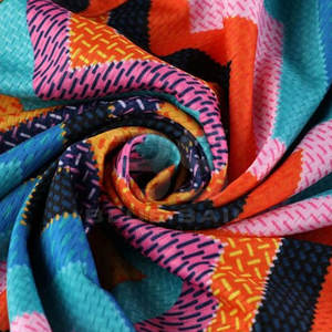 Short de basket-ball tendance pour homme en polyester avec logo personnalisé imprimé par sublimation Short de course en maille élastique à séchage rapide - Product Image 5