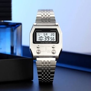 Montre de sport numérique pour homme, design durable avec écran LCD multifonction - Product Image 3