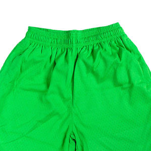 Pantalones cortos de baloncesto negros de moda de verano con logotipo personalizado pantalones cortos de baloncesto de secado rápido con estampado de malla de alta calidad para hombre - Product Image 2