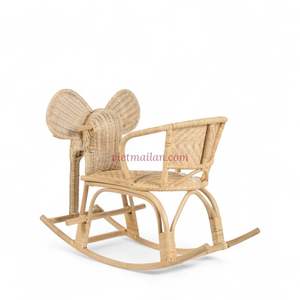 Chaise à bascule pour enfants en rotin naturel, design animal artisanal pour jeux d'intérieur - Product Image 2