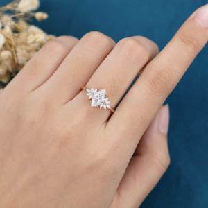 Bague de fiançailles et de mariage fine en or 18 carats avec diamant de laboratoire taille marquise, élégante et raffinée, cadeau de bijoux raffinés pour la Saint-Valentin, bague en or véritable - Product Image 2