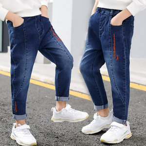 Pantalones vaqueros informales de estilo recto para niños con logotipo personalizado OEM con cintura media, pantalones vaqueros de primavera transpirables para niños - Product Image 2