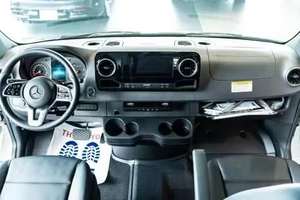 รถเอส-พรินเตอร์ 3500 ปี 2024 เกียร์อัตโนมัติ ขับเคลื่อนสี่ล้อ พวงมาลัยซ้าย เบาะหนัง กล้องมองหลัง ยาง R18 เบนซิน/น้ำมัน รถเอสยูวี - Product Image 2