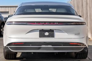 2022 L U C I D Air Grand Touring, Auto de Bajo Kilometraje, Caja de Cambios Automática, Dirección Suave, Gasolina/Eléctrico, Batería de Litio - Product Image 4