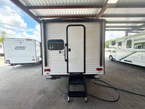 Mini caravane Teardrop légère avec cuisine, modèle Keystone Coleman 13S, à vendre. - Product Image 4