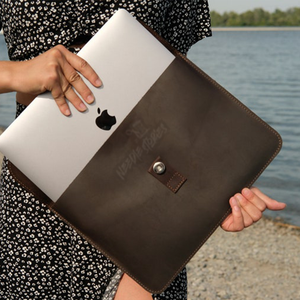 Doublure rembourrée douce antichoc en cuir marron minimaliste la mieux notée du Pakistan - Product Image 4