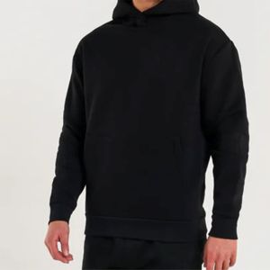Sweat à capuche noir pour homme-Coupe décontractée, cordons de serrage avec aglets, imprimé tonal sur la poitrine et le dos et poche kanga pour une tenue décontractée - Product Image 5