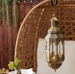 Lanterne marocaine en métal bohème antique avec sculpture détaillée pour l'éclairage de l'espace de prière et les célébrations de jardin - Product Image 5