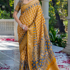 Saree en viscose de luxe avec bordure jacquard Ajrak Pratha magnifiquement imprimé pour le style traditionnel et les occasions spéciales - Product Image 1
