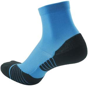 Chaussettes de sport 100% coton de haute qualité avec logo brodé personnalisé Service OEM motif solide impression numérique hommes femmes sport - Product Image 1