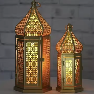 Farol de Vela Decorativo Moderno Marroquí de Metal Dorado Hecho a Mano de Alta Calidad, Personalizado para Eid y Ramadán, Diseño Calado, Gran Venta - Product Image 2