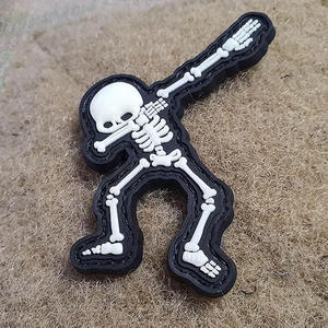 Etiqueta Adhesiva 3D Personalizada con Logotipo de Marca, Resistente al Agua, de PVC y Goma, para Asiento de Motocicleta - Product Image 5