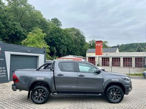 2023 para Toyota HiLux Aspire modelo doble cabina invencible mano izquierda AWD Turbo motor diésel combustible asientos de cuero oscuro - Product Image 5