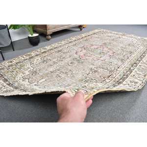 พรมทอสไตล์ตุรกี4.8วินเทจสีเบจและสีเขียวพรมขนสัตว์แบนพร้อมยางรองสำหรับตกแต่งห้องนั่งเล่น - Product Image 4