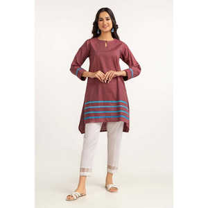 Haut en coton et lin rouge brodé pour femmes, col asymétrique, motif floral 3D brodé à la main et orné de paillettes, taille XL - Product Image 5