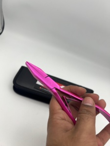 Pince à pointe plate pour extensions de cheveux, acier inoxydable durable de haute qualité, couleur rose métallique, étui en cuir - Product Image 3