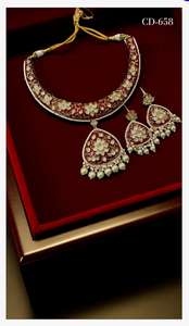 Ensemble collier et boucles d'oreilles colorés faits à la main avec des pierres kundan de différentes couleurs sculptées avec différentes couleurs au dos - Product Image 3