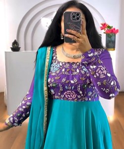 Moda Fusion, Salwar Kameez Estilo Pakistaní Sin Costuras, Mezcla de Seda Georgette, Estilo Tradicional Moderno, Elegante y Chic, Ropa de Mujer - Product Image 6