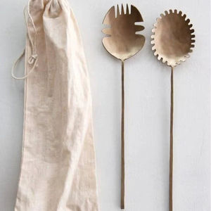 Ensemble de serveurs à salade en acier inoxydable exquis, écologique et personnalisable, fabriqué avec soin et détails raffinés, parfait pour les occasions festives - Product Image 1