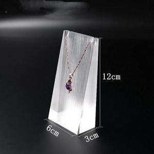 Expositor de Collares de Primera Calidad |   Elegante Exhibidor de Joyería de Acrílico para Tiendas Minoristas, Salas de Exhibición y Mostradores - Product Image 1