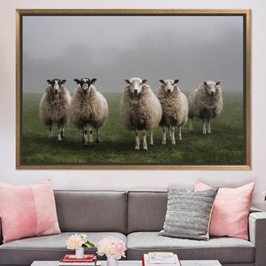 Impression sur toile d'animaux de la ferme élégante : décoration rustique charmante, toile encadrée dorée - Product Image 1
