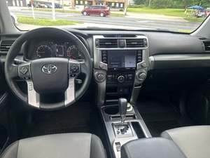 Neuf/Occasion 2023 pour 4Runner SR5 Premium 4WD SUV 25001-50000 Miles 6.1-8L Transmission Automatique 8 Airbags Toit Ouvrant Caméra Arrière 360° - Product Image 3