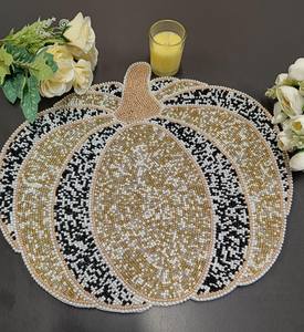 Salvamanteles y Posavasos de Lujo Hechos a Mano con Cuentas - Decoración Duradera Antideslizante para Comedor, Ideal para Fiestas y Regalos de Inauguración - Product Image 1