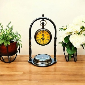 Horloge de bureau moderne en laiton avec mouvement à quartz et affichage à l'aiguille Montre de poche et boussole Décoration intérieure - Product Image 1