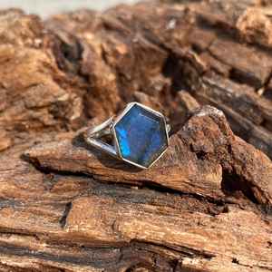 Anillo de labradorita azul fuego hecho a mano en plata de ley 925, joyería con piedras preciosas para mujer, regalo de piedra natural - Product Image 4
